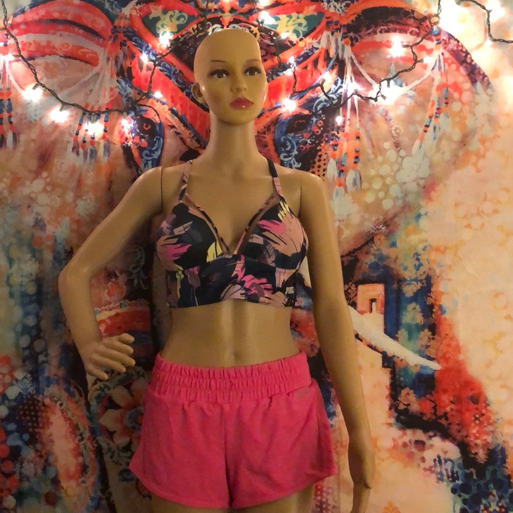Victoria’s Secret pink sports bra
